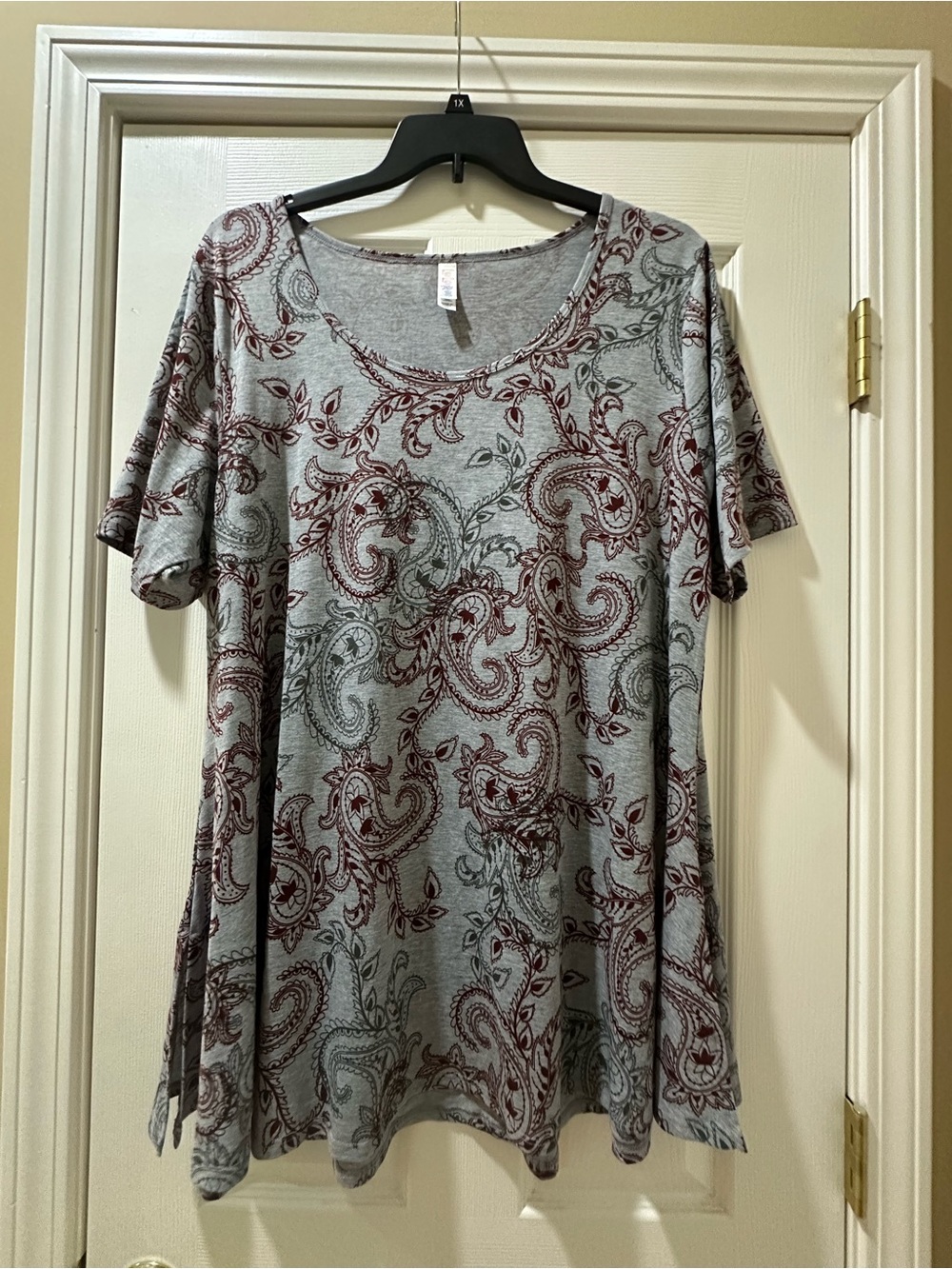 LuLaRoe Grey Tee with Burgundy Paisley Print